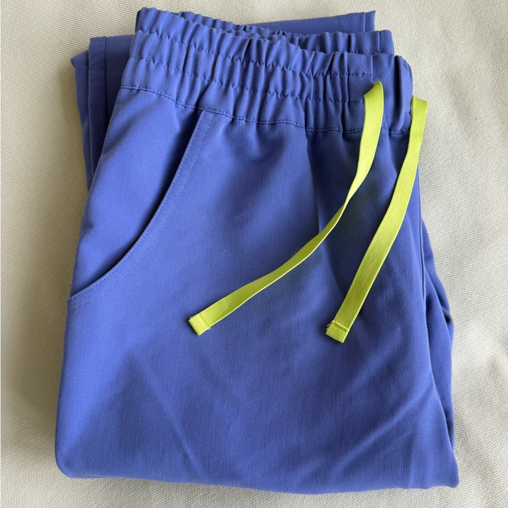 Figs High Waisted Dowa Scrub Pant - Size M - Blueberry